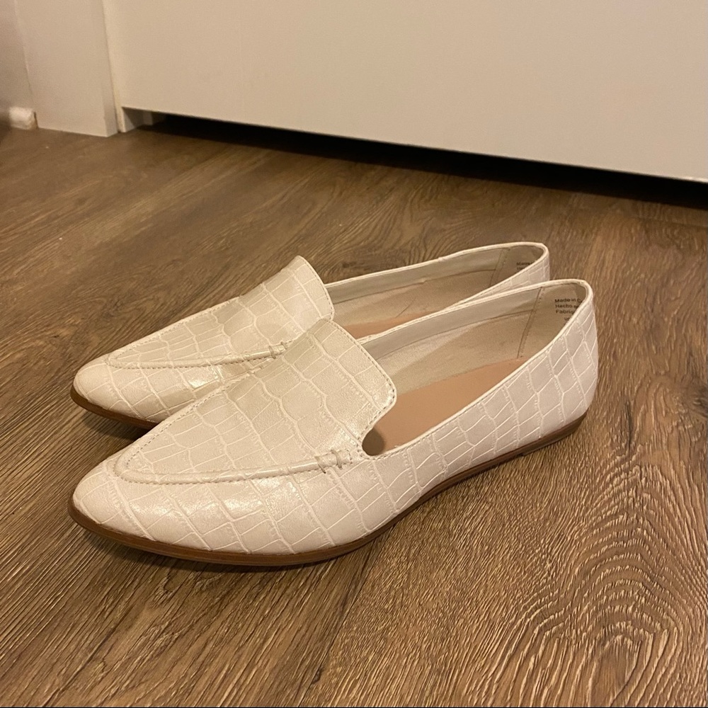 ALDO off white snakeskin professional flats
